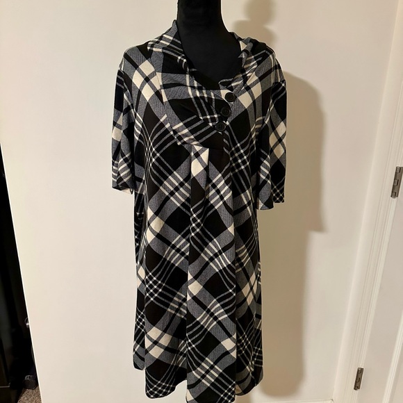 Dresses & Skirts - Plaid Black and White Dress